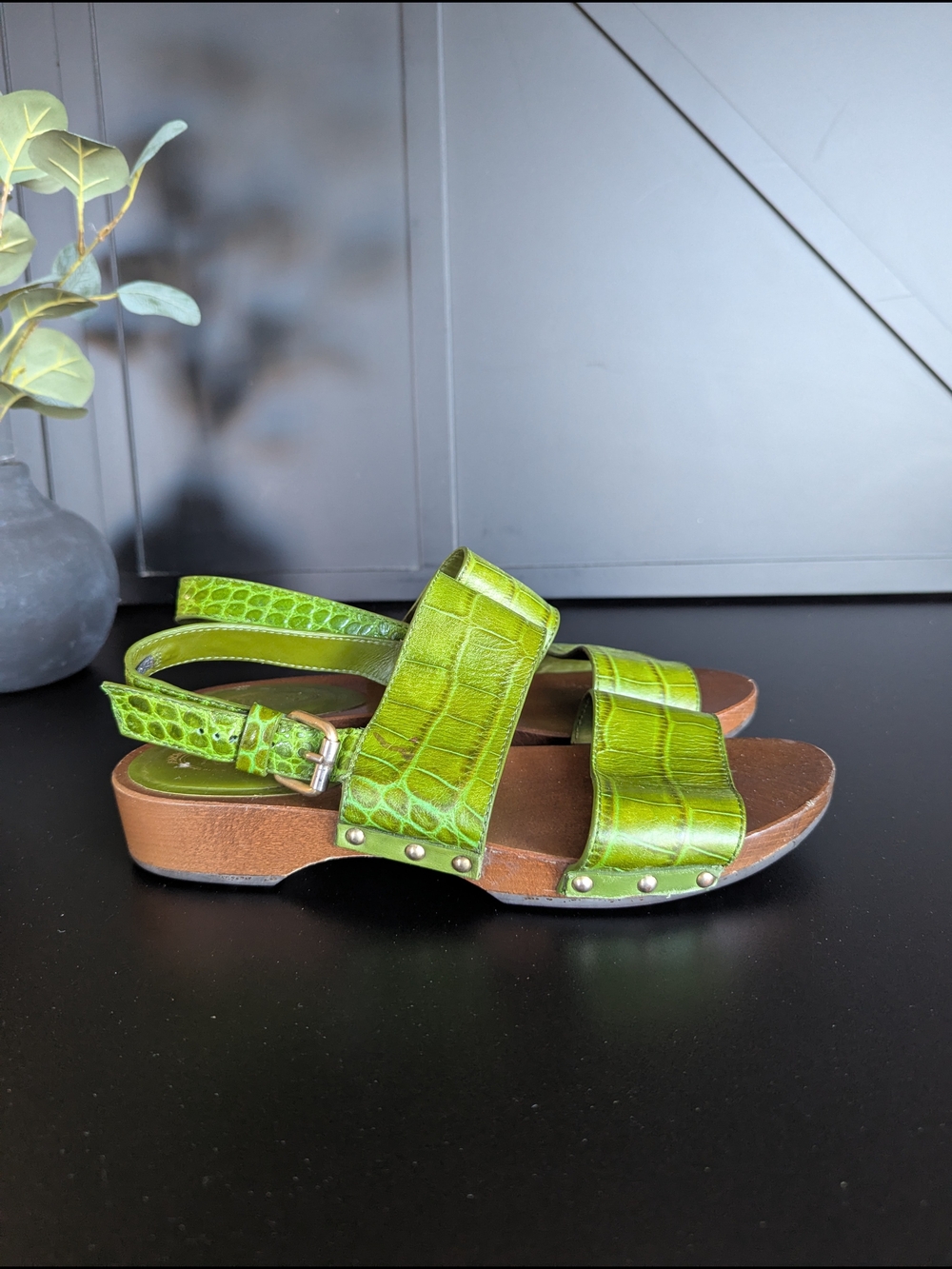 Tod's Croc-Embossed Green Slingback Sandals - Picture 3 of 12